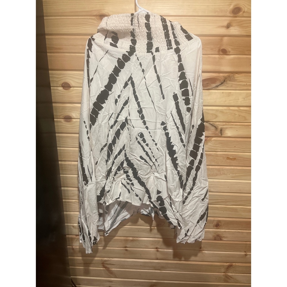 Cupshe Womens XL Black White Tie Dye Smocked Waist Asymmetrical Cover Up Skirt